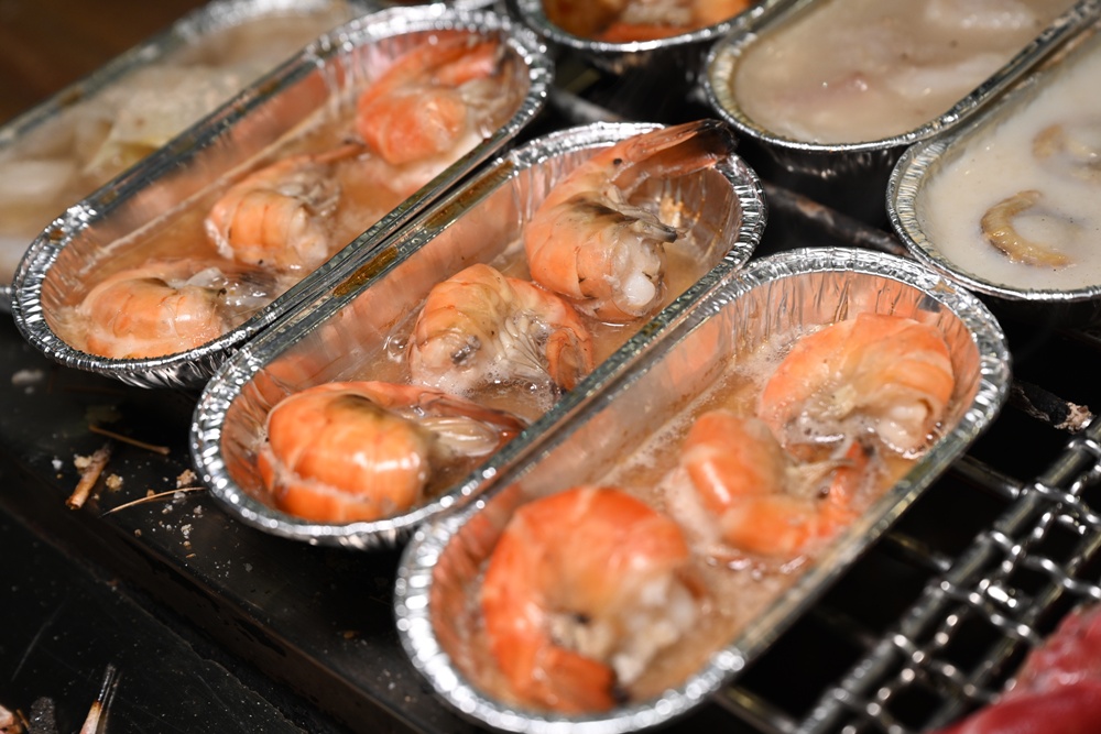 高雄唯一活泰國蝦吃到飽！野饌燒肉 楠梓店 活泰國蝦＆和牛吃到飽 新鮮現撈泰國蝦、哈根達斯冰淇淋吃到飽、火烤兩吃！