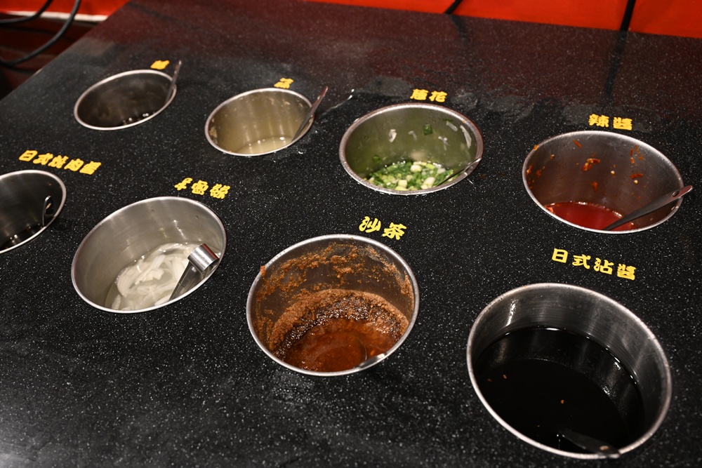 高雄唯一活泰國蝦吃到飽！野饌燒肉 楠梓店 活泰國蝦＆和牛吃到飽 新鮮現撈泰國蝦、哈根達斯冰淇淋吃到飽、火烤兩吃！