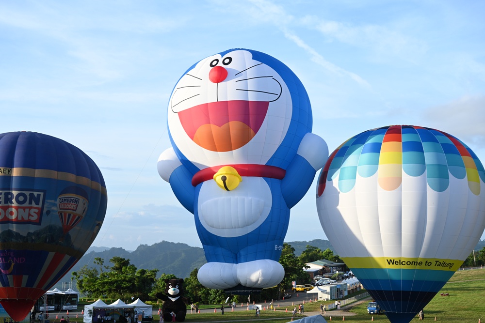 2025台東熱氣球！哆啦A夢熱氣球在台東 到8/21！還有哆啦A夢扭蛋集章活動！