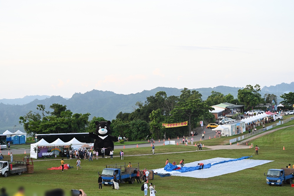 2025台東熱氣球！哆啦A夢熱氣球在台東 到8/21！還有哆啦A夢扭蛋集章活動！