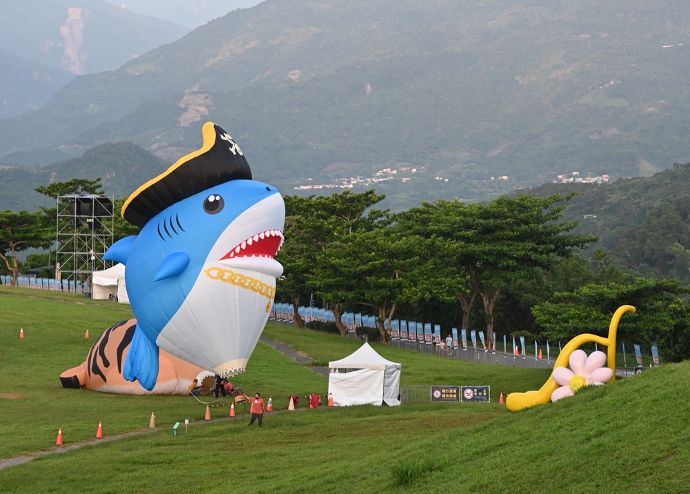 2025台東熱氣球！哆啦A夢熱氣球在台東 到8/21！還有哆啦A夢扭蛋集章活動！