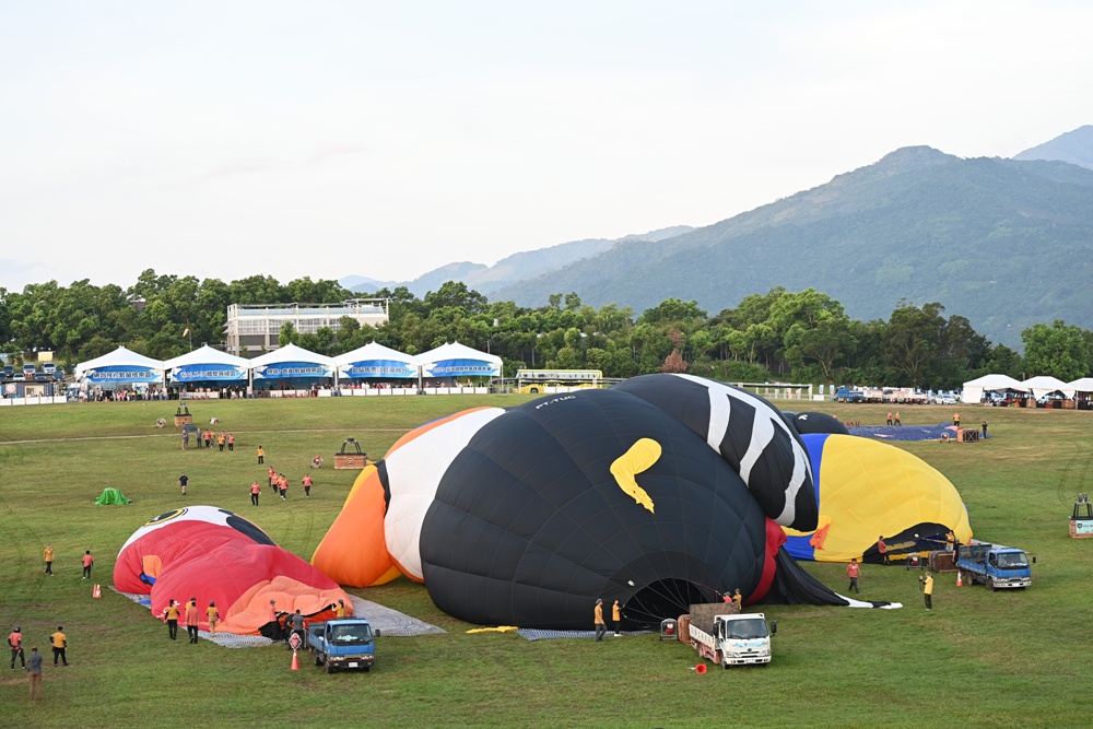 2025台東熱氣球！哆啦A夢熱氣球在台東 到8/21！還有哆啦A夢扭蛋集章活動！