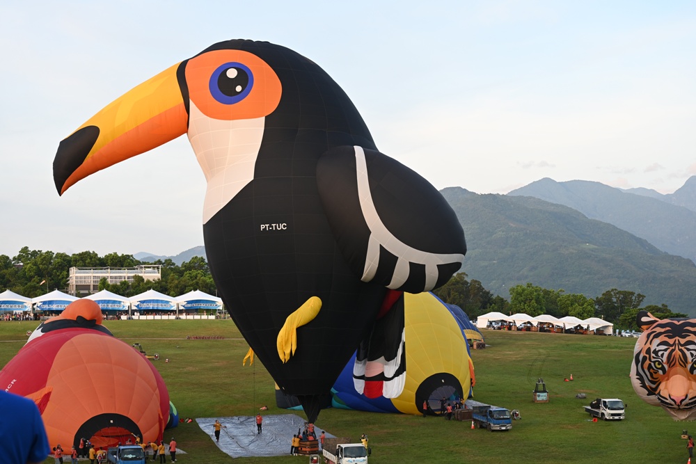 2025台東熱氣球！哆啦A夢熱氣球在台東 到8/21！還有哆啦A夢扭蛋集章活動！