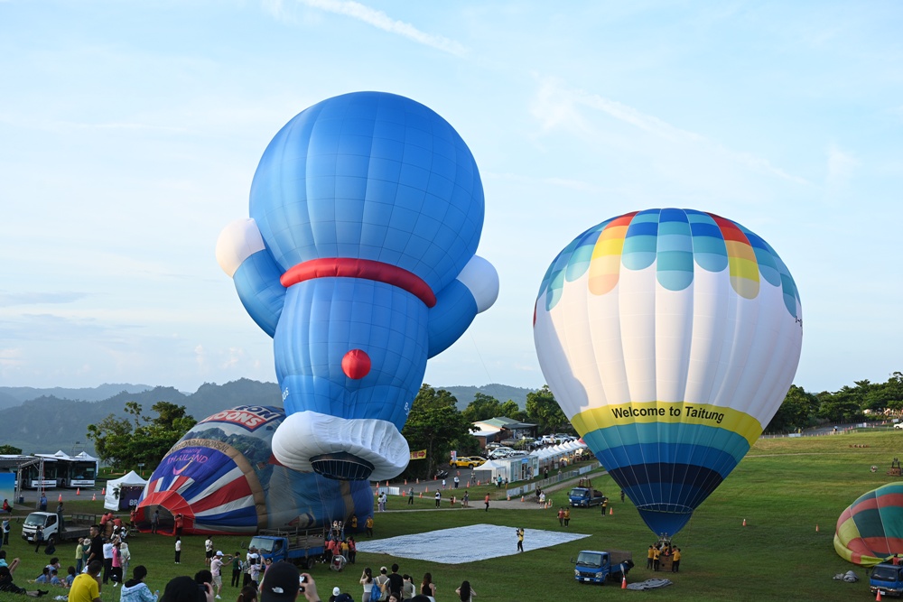 2025台東熱氣球！哆啦A夢熱氣球在台東 到8/21！還有哆啦A夢扭蛋集章活動！
