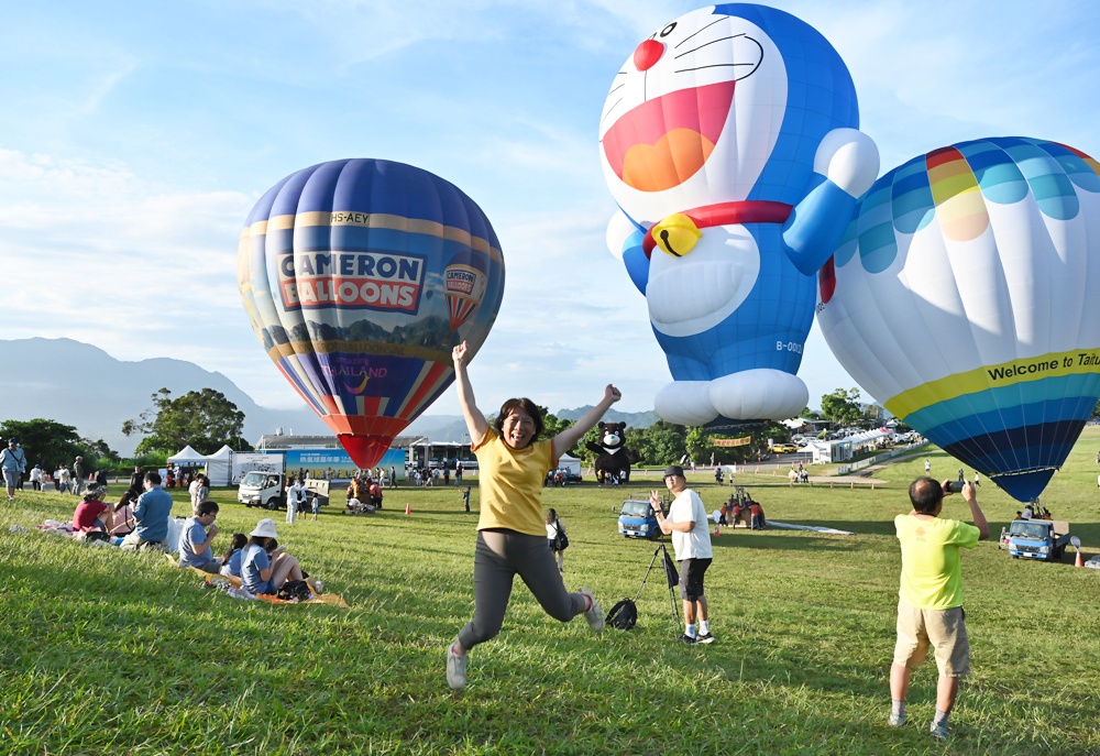 2025台東熱氣球！哆啦A夢熱氣球在台東 到8/21！還有哆啦A夢扭蛋集章活動！