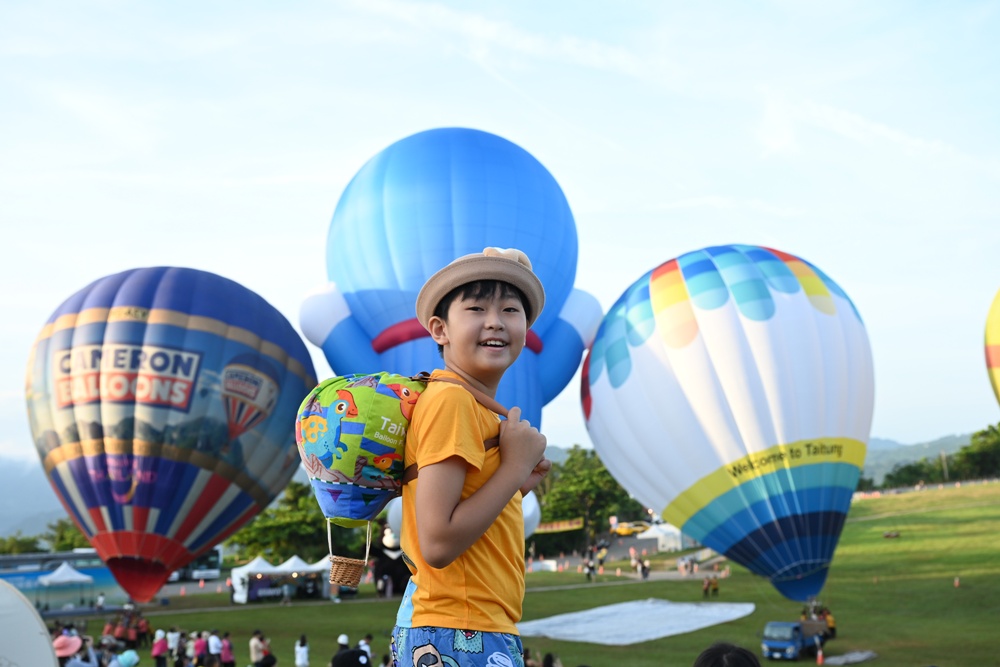 2025台東熱氣球！哆啦A夢熱氣球在台東 到8/21！還有哆啦A夢扭蛋集章活動！