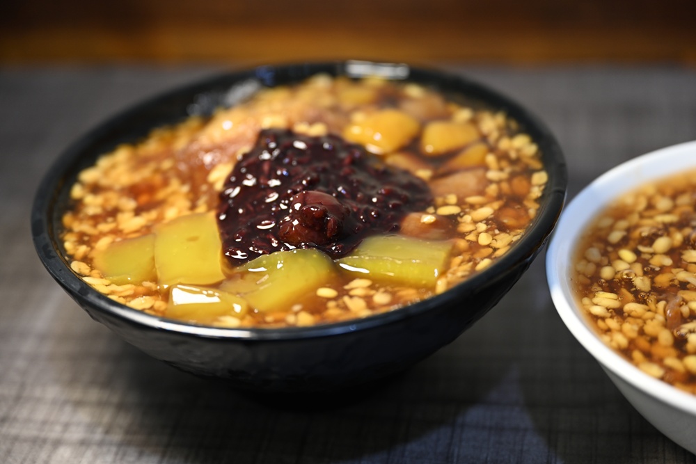 2025台東二日遊！台東鐵花商圈必踩店家 台東熱氣球+美食+伴手禮+音樂市集 一次滿足！