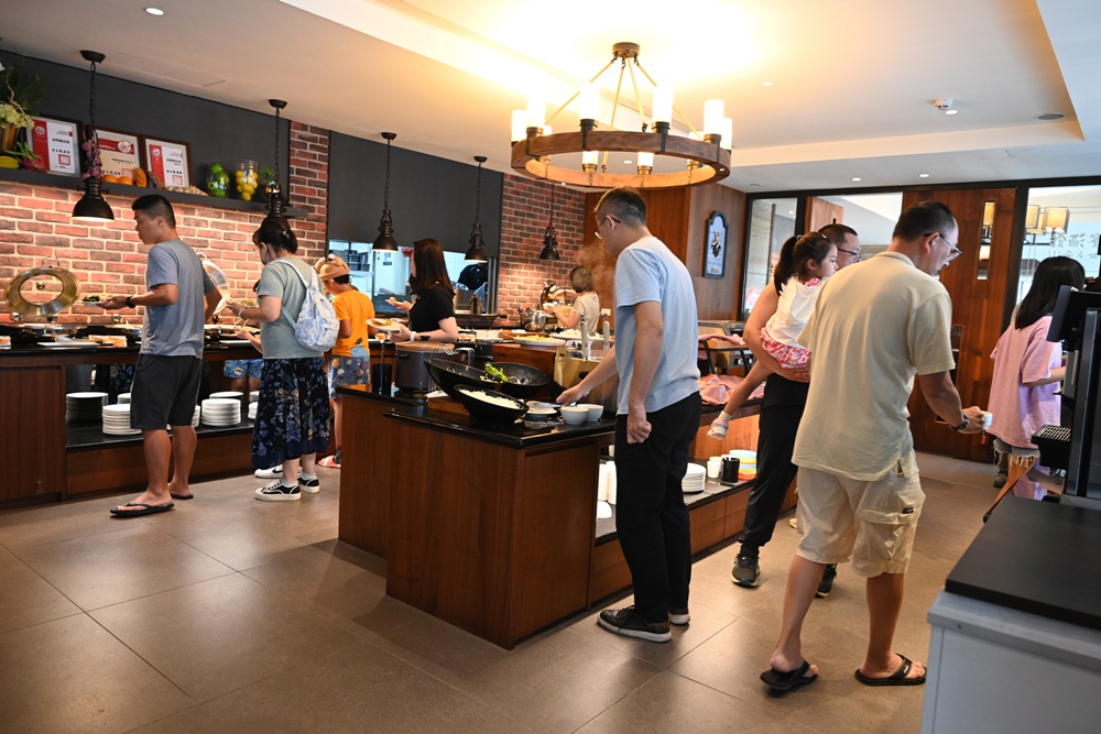 2025台東二日遊！台東鐵花商圈必踩店家 台東熱氣球+美食+伴手禮+音樂市集 一次滿足！