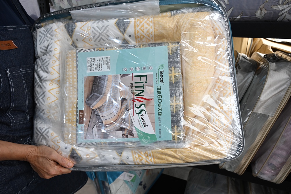 屏東東港特賣會。多寶商行寢具特賣會 寢具工廠直營、天絲寢具、40支、60支天絲床包、床罩組、涼感冰絲被、記憶枕、破盤出清2折起！