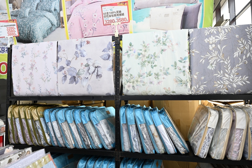 屏東東港特賣會。多寶商行寢具特賣會 寢具工廠直營、天絲寢具、40支、60支天絲床包、床罩組、涼感冰絲被、記憶枕、破盤出清2折起！