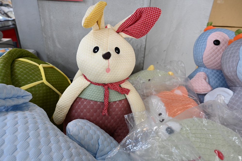 屏東東港特賣會。多寶商行寢具特賣會 寢具工廠直營、天絲寢具、40支、60支天絲床包、床罩組、涼感冰絲被、記憶枕、破盤出清2折起！