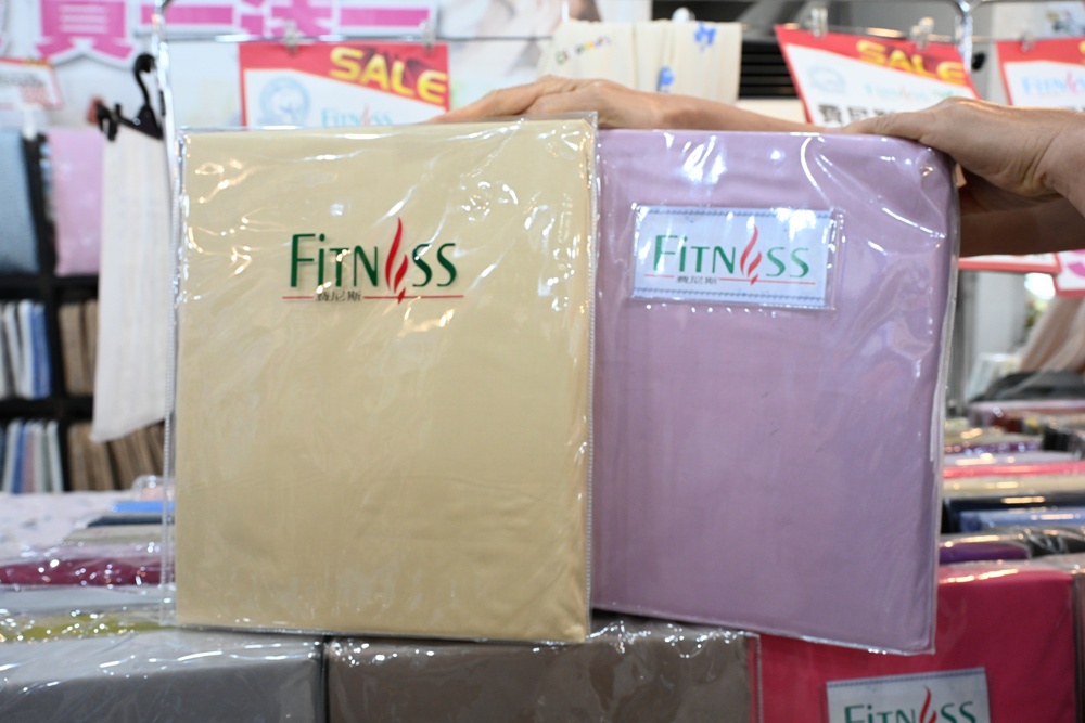 屏東東港特賣會。多寶商行寢具特賣會 寢具工廠直營、天絲寢具、40支、60支天絲床包、床罩組、涼感冰絲被、記憶枕、破盤出清2折起！