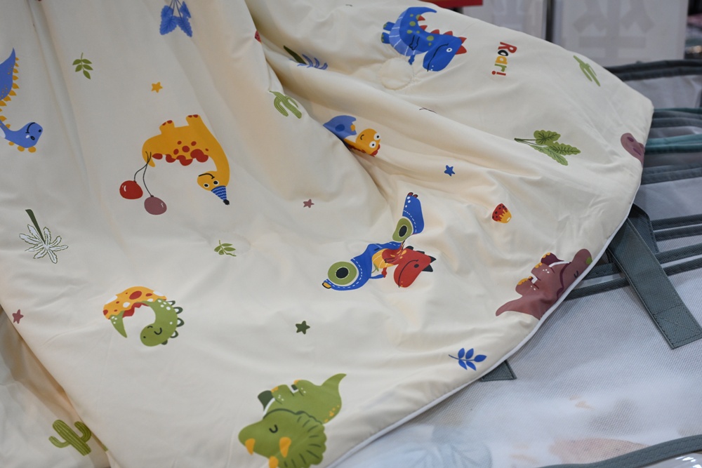 屏東東港特賣會。多寶商行寢具特賣會 寢具工廠直營、天絲寢具、40支、60支天絲床包、床罩組、涼感冰絲被、記憶枕、破盤出清2折起！