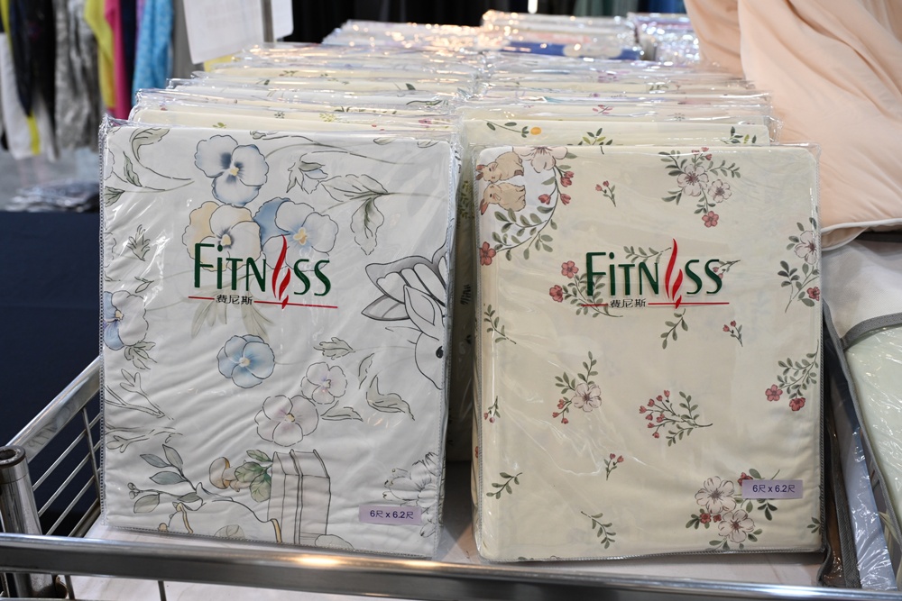 屏東東港特賣會。多寶商行寢具特賣會 寢具工廠直營、天絲寢具、40支、60支天絲床包、床罩組、涼感冰絲被、記憶枕、破盤出清2折起！