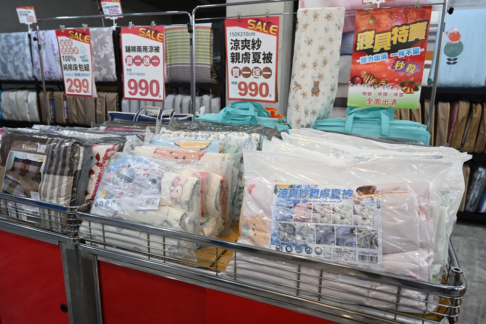 屏東東港特賣會。多寶商行寢具特賣會 寢具工廠直營、天絲寢具、40支、60支天絲床包、床罩組、涼感冰絲被、記憶枕、破盤出清2折起！