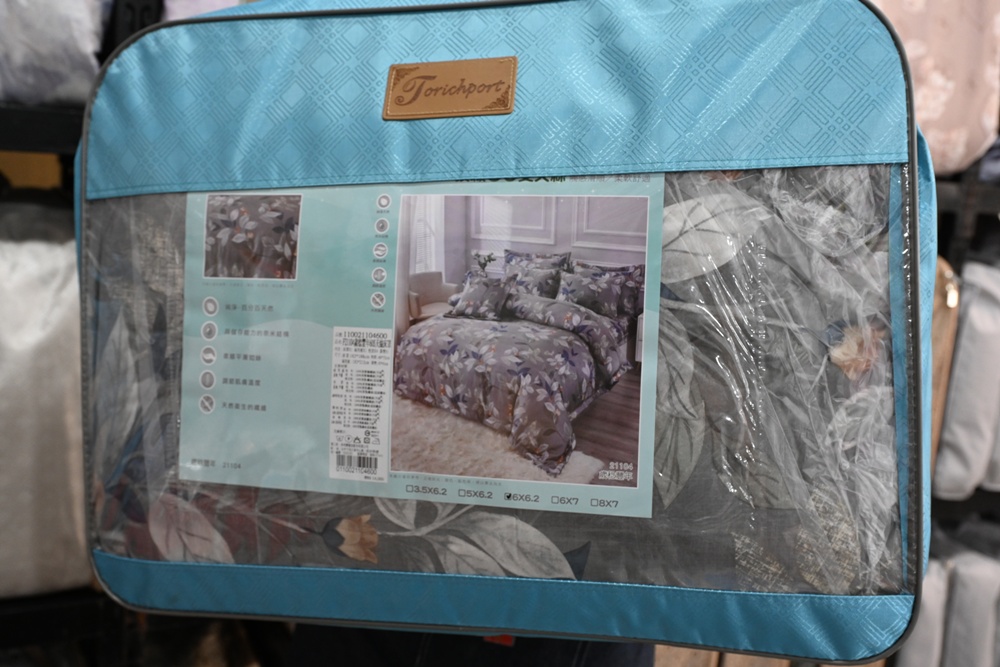 屏東東港特賣會。多寶商行寢具特賣會 寢具工廠直營、天絲寢具、40支、60支天絲床包、床罩組、涼感冰絲被、記憶枕、破盤出清2折起！