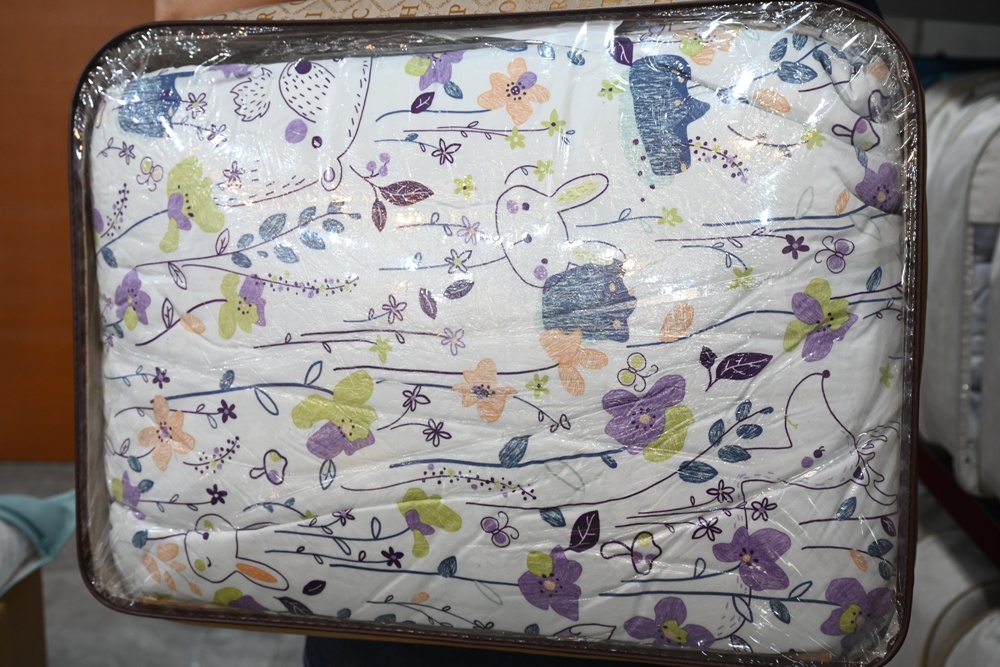 屏東東港特賣會。多寶商行寢具特賣會 寢具工廠直營、天絲寢具、40支、60支天絲床包、床罩組、涼感冰絲被、記憶枕、破盤出清2折起！