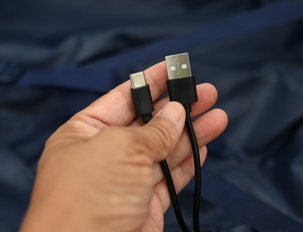 高雄行李箱特賣會。加賀屋行李箱 新光三越三多店 前開式行李箱、廉航專用登機箱、鋁框箱、防潑水布箱 通通下殺$990元起 滿額還有贈品唷！