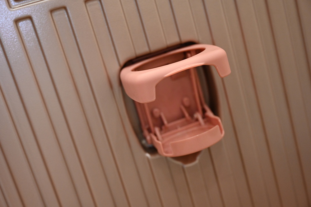 高雄行李箱特賣會。加賀屋行李箱 新光三越三多店 前開式行李箱、廉航專用登機箱、鋁框箱、防潑水布箱 通通下殺$990元起 滿額還有贈品唷！