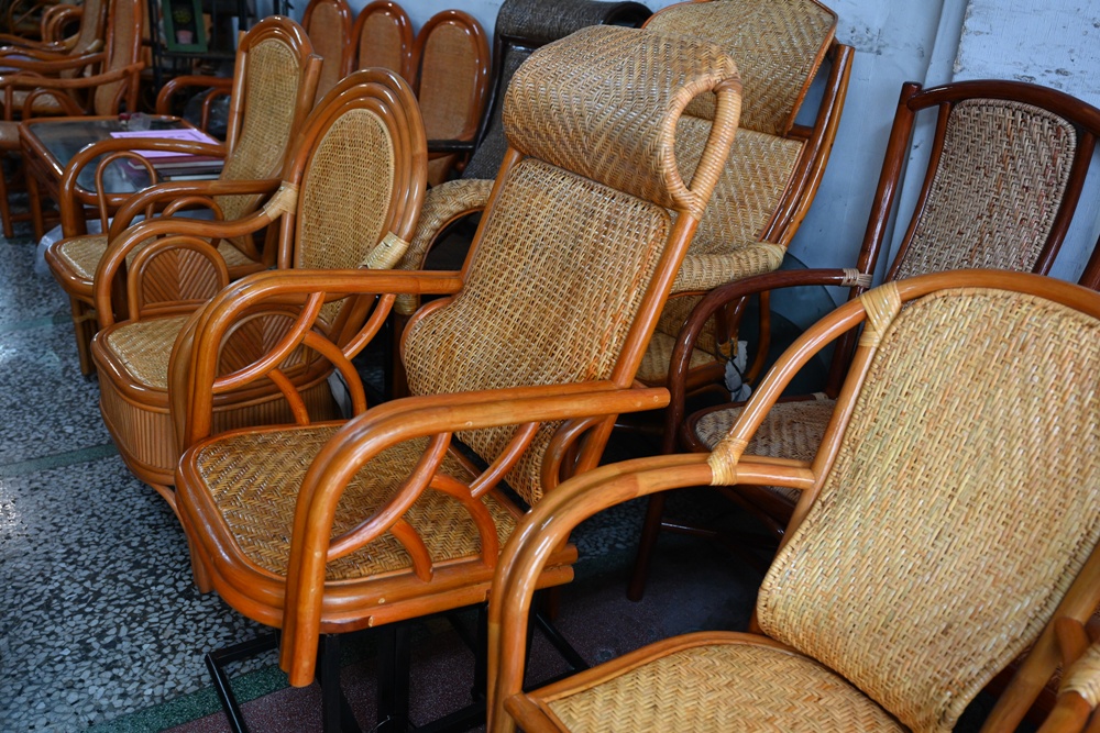 想拍老城文青風？鳳山三民路佛具街、家具街必去職人工藝景點！