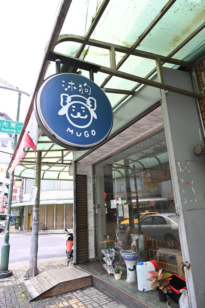 想拍老城文青風？鳳山三民路佛具街、家具街必去職人工藝景點！