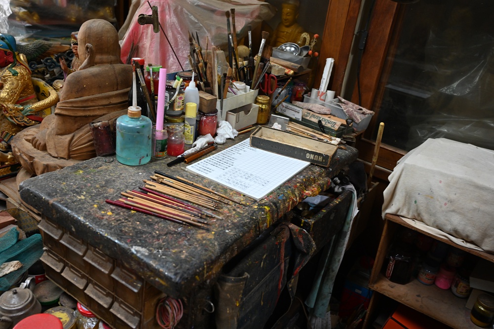 想拍老城文青風？鳳山三民路佛具街、家具街必去職人工藝景點！