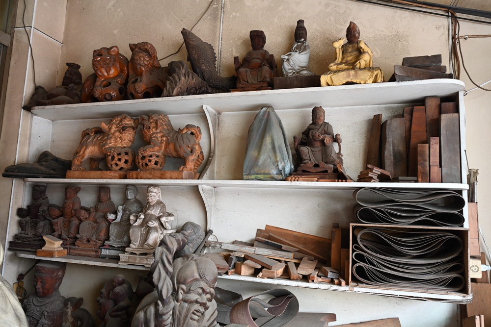 想拍老城文青風？鳳山三民路佛具街、家具街必去職人工藝景點！