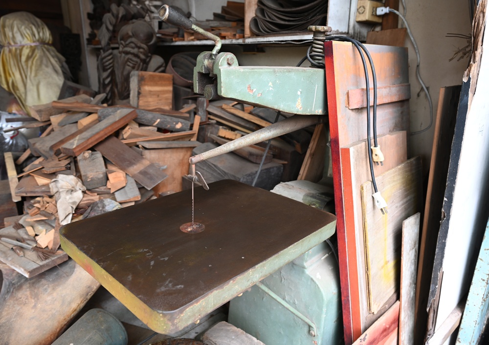 想拍老城文青風？鳳山三民路佛具街、家具街必去職人工藝景點！