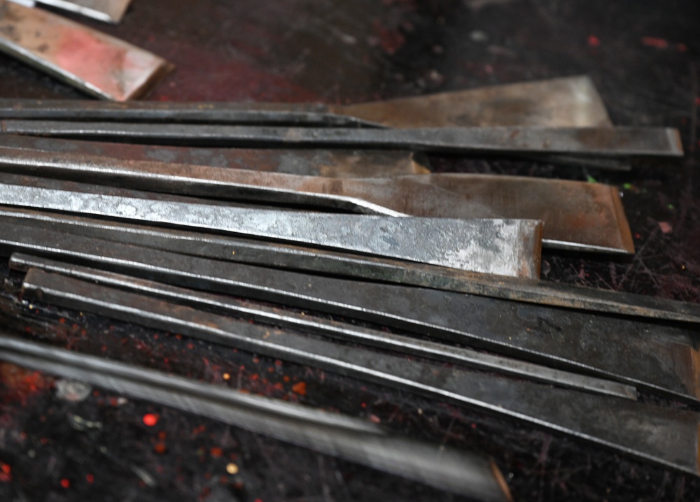 想拍老城文青風？鳳山三民路佛具街、家具街必去職人工藝景點！