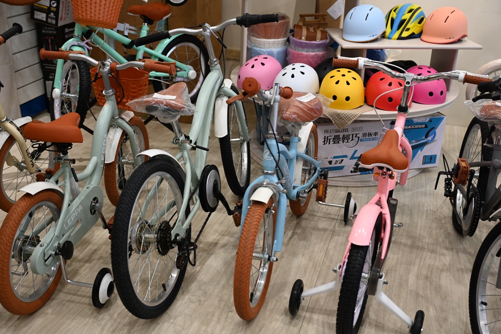 運動森林 Baby Bike 快樂學步的第一步！滑板車、滑步車、兒童腳踏車推薦！