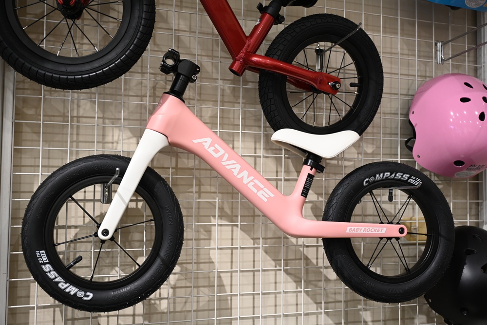 運動森林 Baby Bike 快樂學步的第一步！滑板車、滑步車、兒童腳踏車推薦！