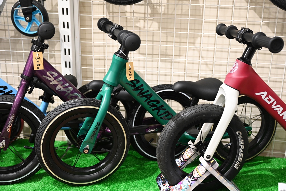 運動森林 Baby Bike 快樂學步的第一步！滑板車、滑步車、兒童腳踏車推薦！