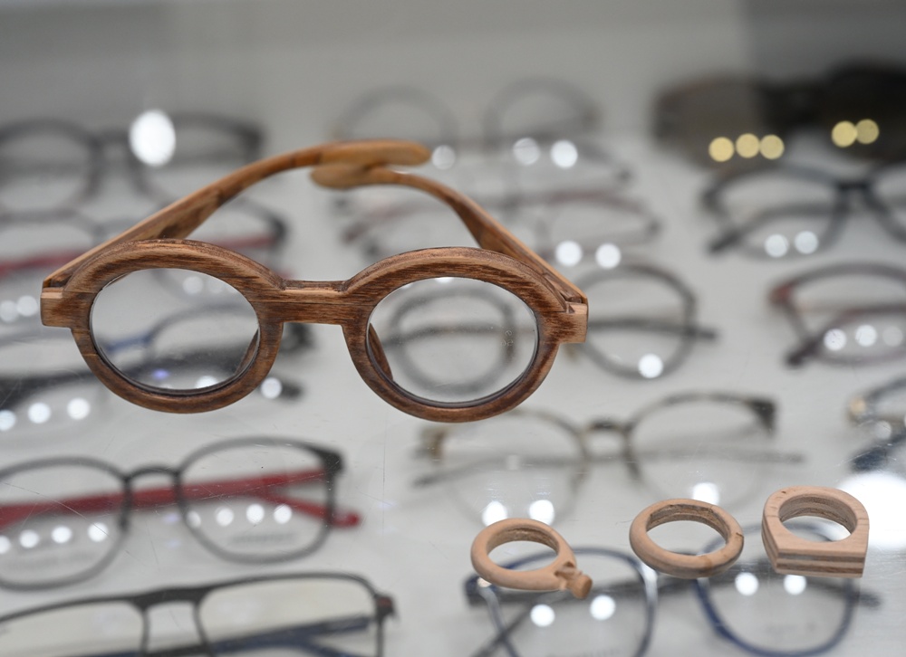 我愛睛囍眼鏡｜河堤商圈在地好鄰居 太陽眼鏡、運動眼鏡、Airfly 側夾眼鏡！