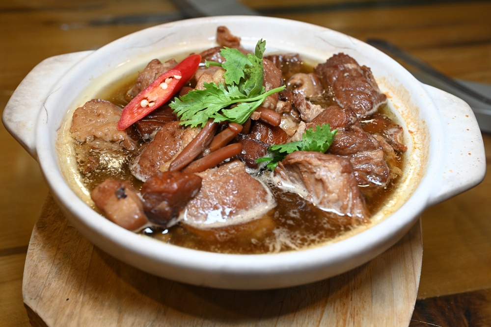 沙魚仔海鮮餐廳|成功鎮必吃海鮮美食推薦,旗魚干滷肉、旗鮪生魚片、飛虎魚柳、經典鯊魚煙全攻略! 沙魚仔海鮮餐廳|成功鎮必吃海鮮美食推薦,旗魚干滷肉、旗鮪生魚片、飛虎魚柳、經典鯊魚煙全攻略!