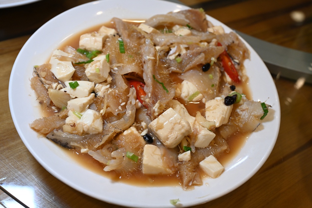 沙魚仔海鮮餐廳|成功鎮必吃海鮮美食推薦,旗魚干滷肉、旗鮪生魚片、飛虎魚柳、經典鯊魚煙全攻略! 沙魚仔海鮮餐廳|成功鎮必吃海鮮美食推薦,旗魚干滷肉、旗鮪生魚片、飛虎魚柳、經典鯊魚煙全攻略!