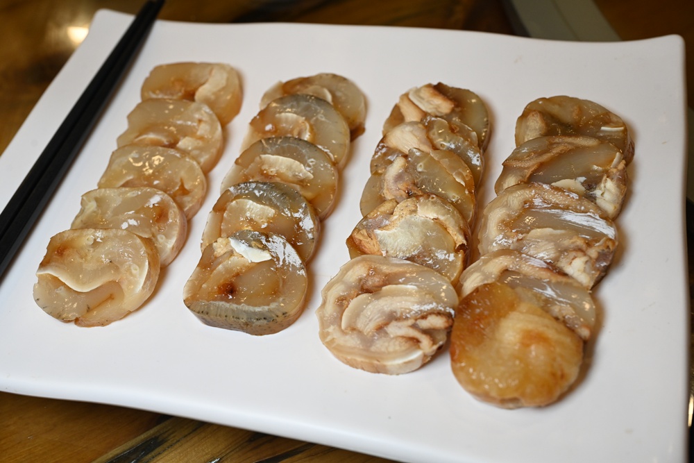 沙魚仔海鮮餐廳|成功鎮必吃海鮮美食推薦,旗魚干滷肉、旗鮪生魚片、飛虎魚柳、經典鯊魚煙全攻略! 沙魚仔海鮮餐廳|成功鎮必吃海鮮美食推薦,旗魚干滷肉、旗鮪生魚片、飛虎魚柳、經典鯊魚煙全攻略!