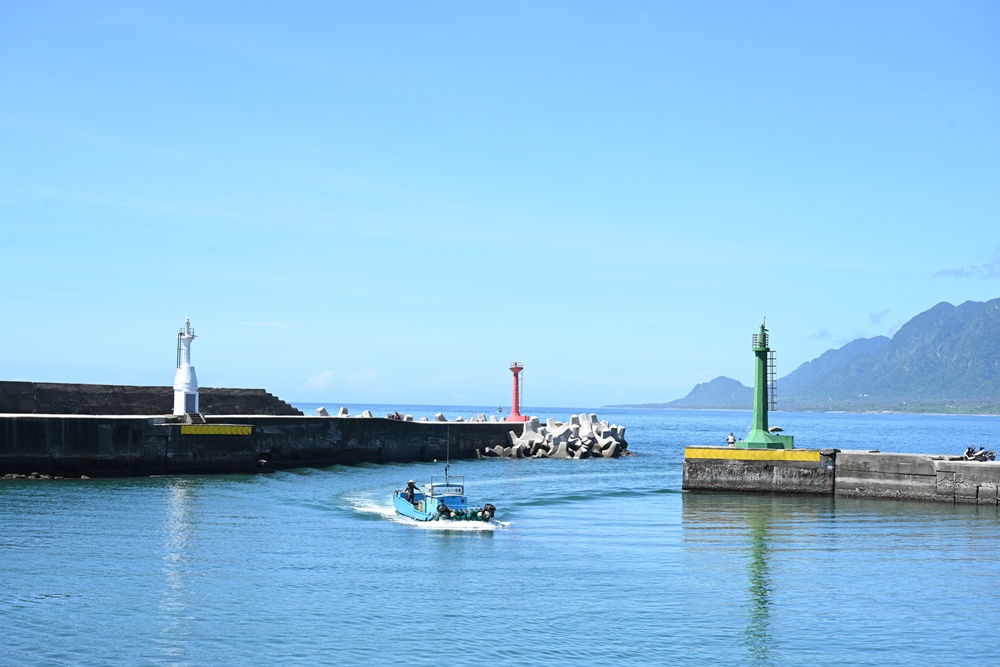 台東成功鎮 3天2夜小旅行｜日出、月光海、立槳SUP、賞鯨、在地海鮮美食與文化！