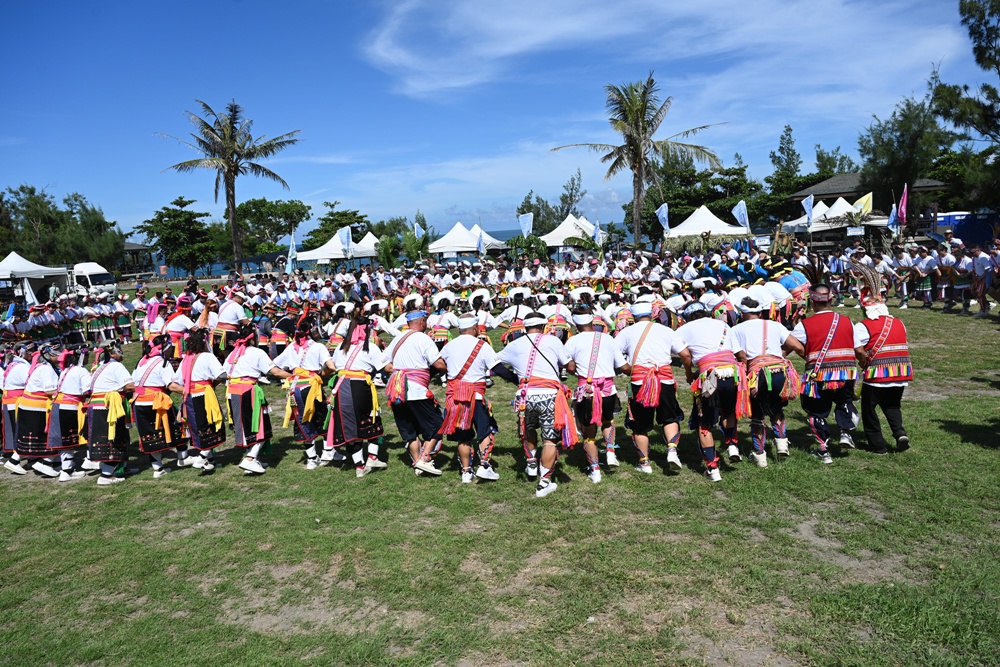 台東成功鎮 3天2夜小旅行｜日出、月光海、立槳SUP、賞鯨、在地海鮮美食與文化！