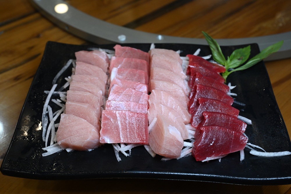 沙魚仔海鮮餐廳|成功鎮必吃海鮮美食推薦,旗魚干滷肉、旗鮪生魚片、飛虎魚柳、經典鯊魚煙全攻略! 沙魚仔海鮮餐廳|成功鎮必吃海鮮美食推薦,旗魚干滷肉、旗鮪生魚片、飛虎魚柳、經典鯊魚煙全攻略!