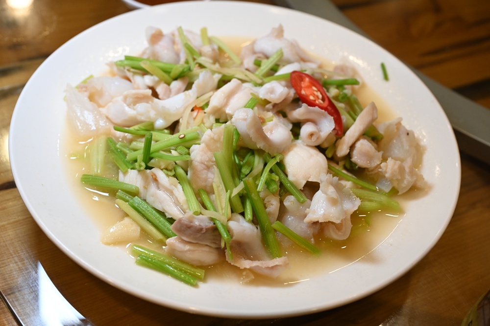 沙魚仔海鮮餐廳|成功鎮必吃海鮮美食推薦,旗魚干滷肉、旗鮪生魚片、飛虎魚柳、經典鯊魚煙全攻略! 沙魚仔海鮮餐廳|成功鎮必吃海鮮美食推薦,旗魚干滷肉、旗鮪生魚片、飛虎魚柳、經典鯊魚煙全攻略!