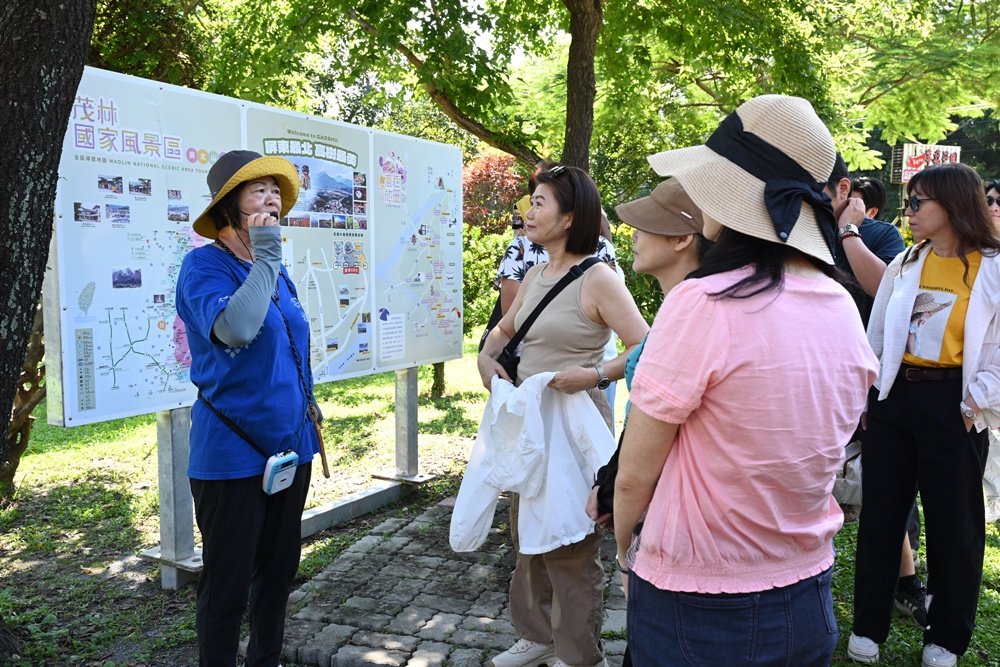 屏東高樹二日遊｜電輔車漫遊大武山下，入住幸福莊園、石獅公文化、品味可可與鳳梨的甜美時光！