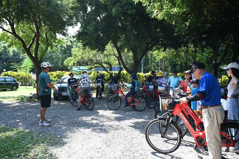 屏東高樹二日遊｜電輔車漫遊大武山下，入住幸福莊園、石獅公文化、品味可可與鳳梨的甜美時光！