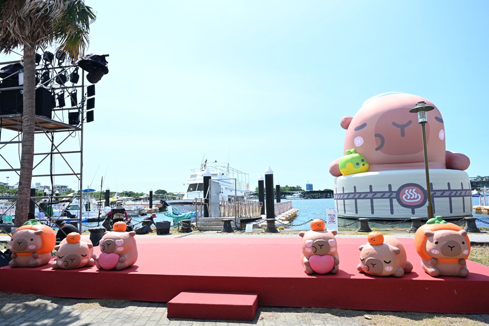 台南安平漁人碼頭｜12米「卡比胖拉」登場！超萌水豚裝置藝術、燈光秀、市集一次玩透透！