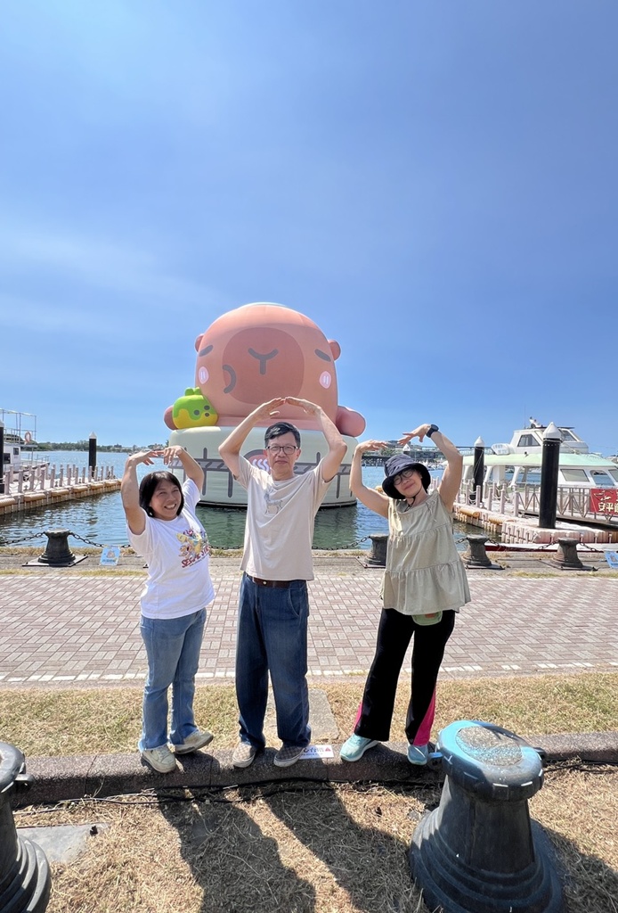 台南安平漁人碼頭｜12米「卡比胖拉」登場！超萌水豚裝置藝術、燈光秀、市集一次玩透透！