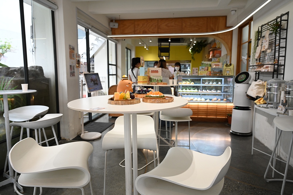 甜點控必訪！MOGU KABI 夏威夷豆塔、水果塔 × 超萌水豚陪你下午茶！台南免門票推薦！