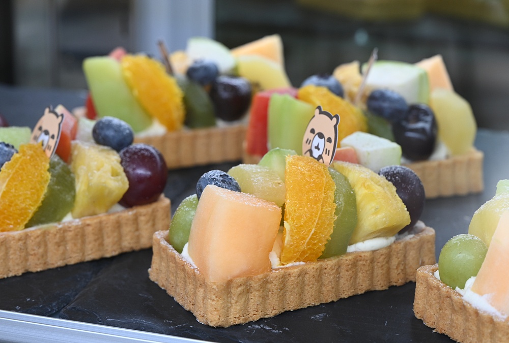 甜點控必訪！MOGU KABI 夏威夷豆塔、水果塔 × 超萌水豚陪你下午茶！台南免門票推薦！