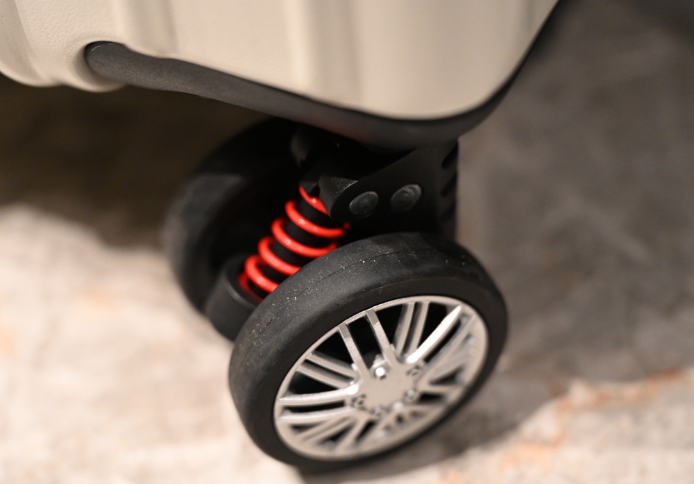 嘉義行李箱特賣會。嘉義in89豪華影城 加賀屋行李箱 全館990元起!前開式行李箱、鋁框箱、防潑水布箱、KANGOL、萬國行李箱、登機箱推薦! 嘉義行李箱特賣會。嘉義in89豪華影城 加賀屋行李箱 全館990元起!前開式行李箱、鋁框箱、防潑水布箱、KANGOL、萬國行李箱、登機箱推薦!