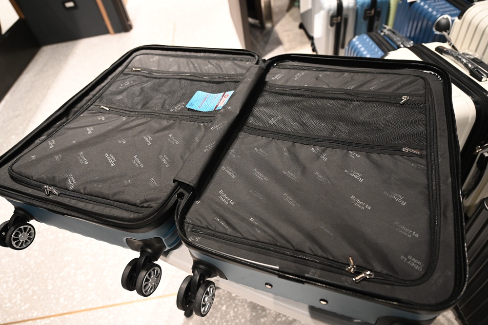 嘉義行李箱特賣會。嘉義in89豪華影城 加賀屋行李箱 全館990元起!前開式行李箱、鋁框箱、防潑水布箱、KANGOL、萬國行李箱、登機箱推薦! 嘉義行李箱特賣會。嘉義in89豪華影城 加賀屋行李箱 全館990元起!前開式行李箱、鋁框箱、防潑水布箱、KANGOL、萬國行李箱、登機箱推薦!