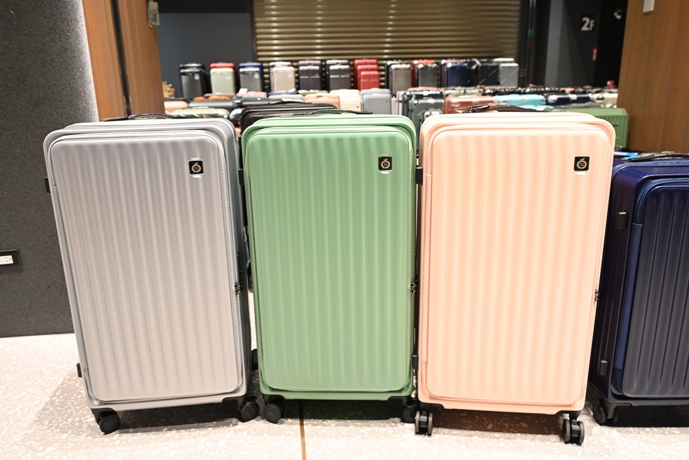 嘉義行李箱特賣會。嘉義in89豪華影城 加賀屋行李箱 全館990元起!前開式行李箱、鋁框箱、防潑水布箱、KANGOL、萬國行李箱、登機箱推薦! 嘉義行李箱特賣會。嘉義in89豪華影城 加賀屋行李箱 全館990元起!前開式行李箱、鋁框箱、防潑水布箱、KANGOL、萬國行李箱、登機箱推薦!