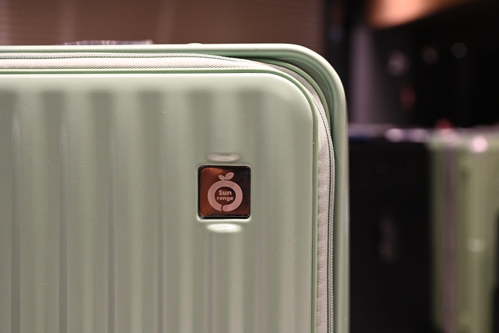 嘉義行李箱特賣會。嘉義in89豪華影城 加賀屋行李箱 全館990元起!前開式行李箱、鋁框箱、防潑水布箱、KANGOL、萬國行李箱、登機箱推薦! 嘉義行李箱特賣會。嘉義in89豪華影城 加賀屋行李箱 全館990元起!前開式行李箱、鋁框箱、防潑水布箱、KANGOL、萬國行李箱、登機箱推薦!